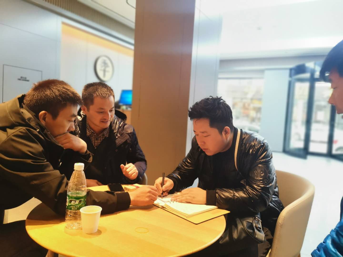 公司组织团队对西安市场辅助开发！